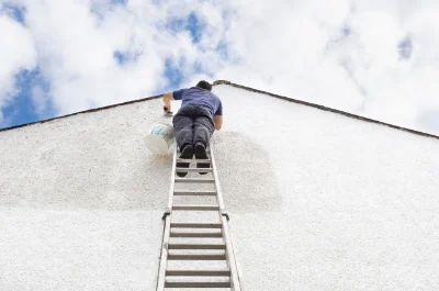 Peinture extérieure à la Tour-d'Aigues — façades et ravalement